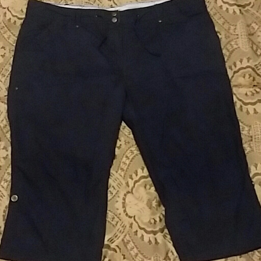 Navy capris